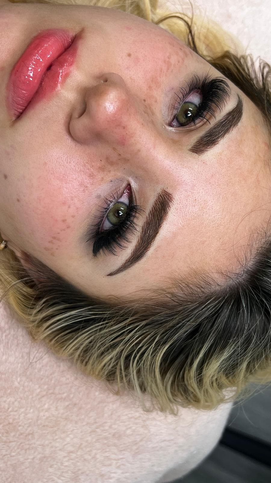 Resultado cejas — LA Studio Brows Beauty